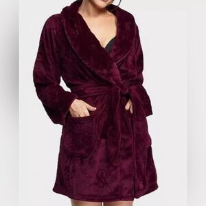 Victoria’s Secret Burgundy Soft Plush Robe Sz. XL/XXL NWT!